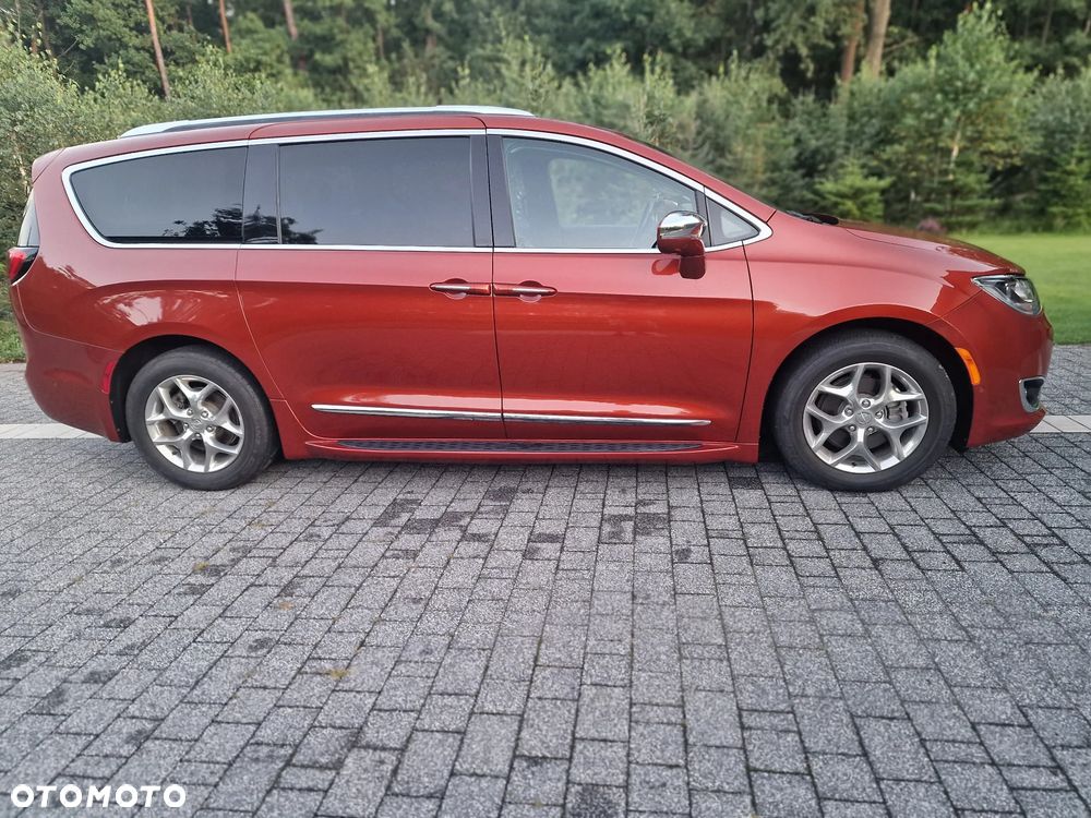 Chrysler Pacifica - 36