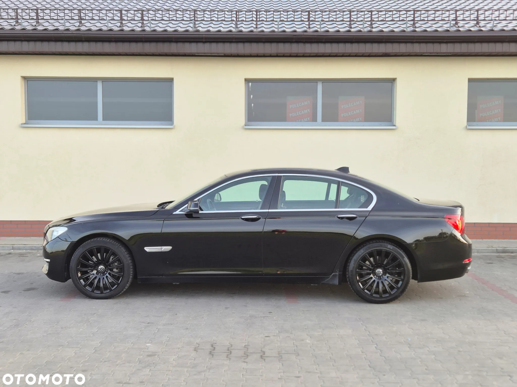 BMW Seria 7 740i - 8
