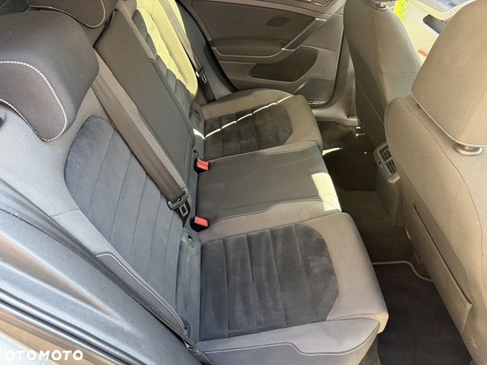 Volkswagen Golf - 12