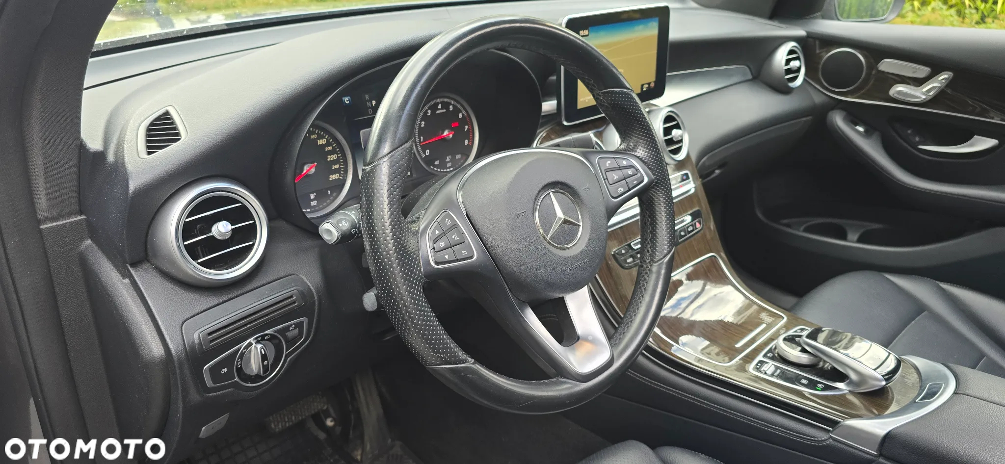 Mercedes-Benz GLC - 28