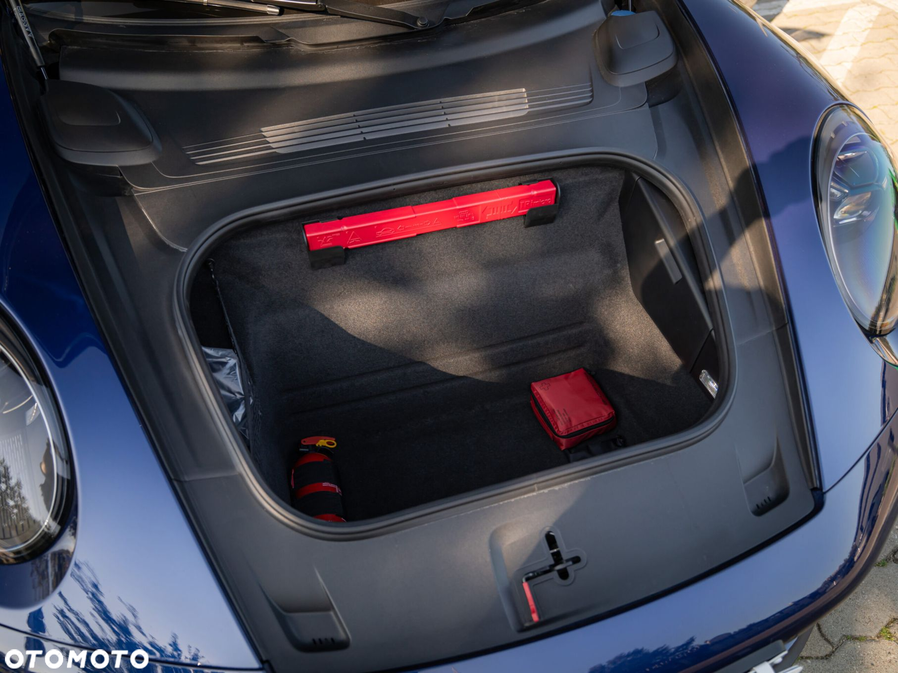 Porsche 911 Carrera GTS Cabrio - 40