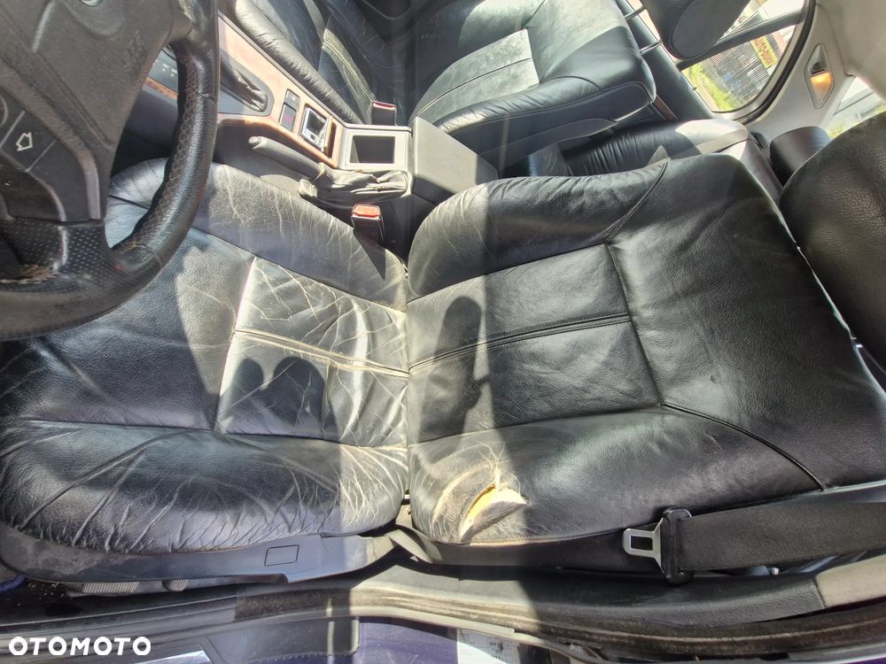 BMW E39- pojazd na części: maska, zderzak, drzwi, szyby, lusterka, chłodnica ... - 32