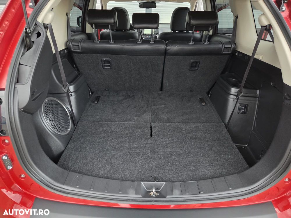 Mitsubishi Outlander 2.2 DI-D 4WD Automatik Diamant Edition+ - 17