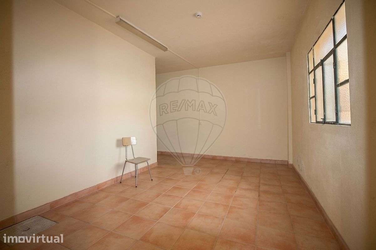 Outros - Comercial  para arrendamento - Grande imagem: 2/8