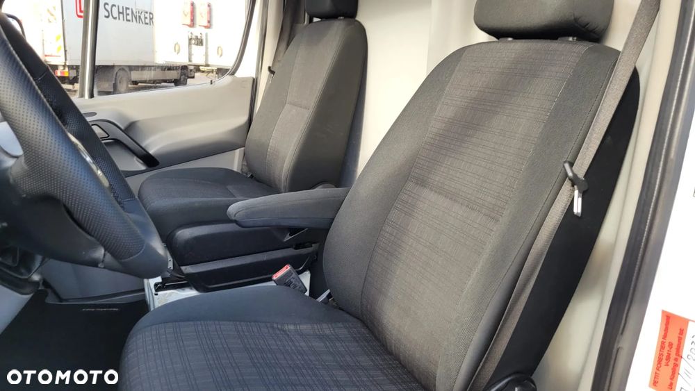 Mercedes-Benz Sprinter - 29