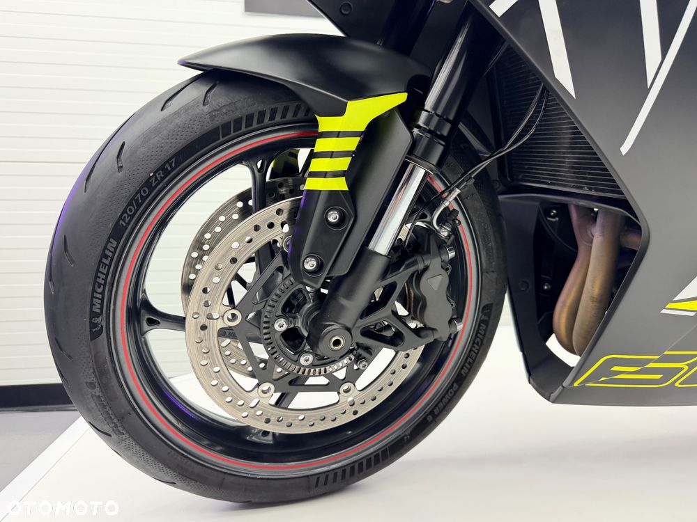 Triumph Daytona - 18
