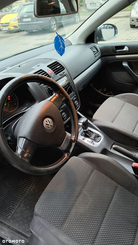 Volkswagen Golf 1.9 TDI Sportline DSG - 13