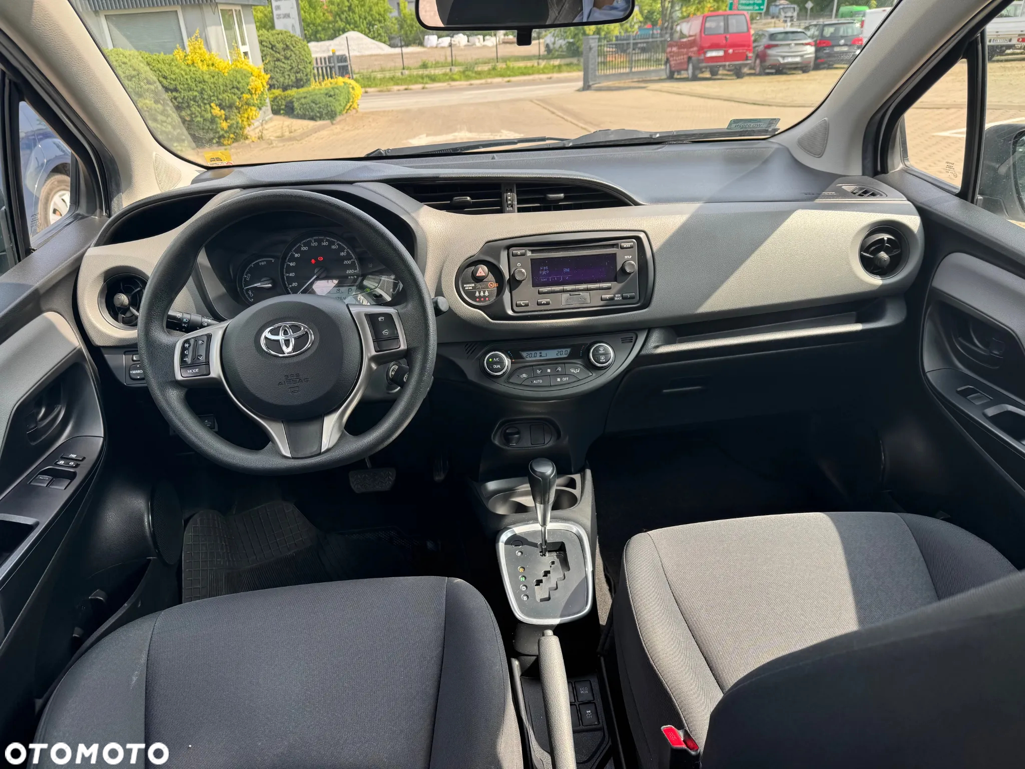Toyota Yaris Hybrid 100 Active - 6