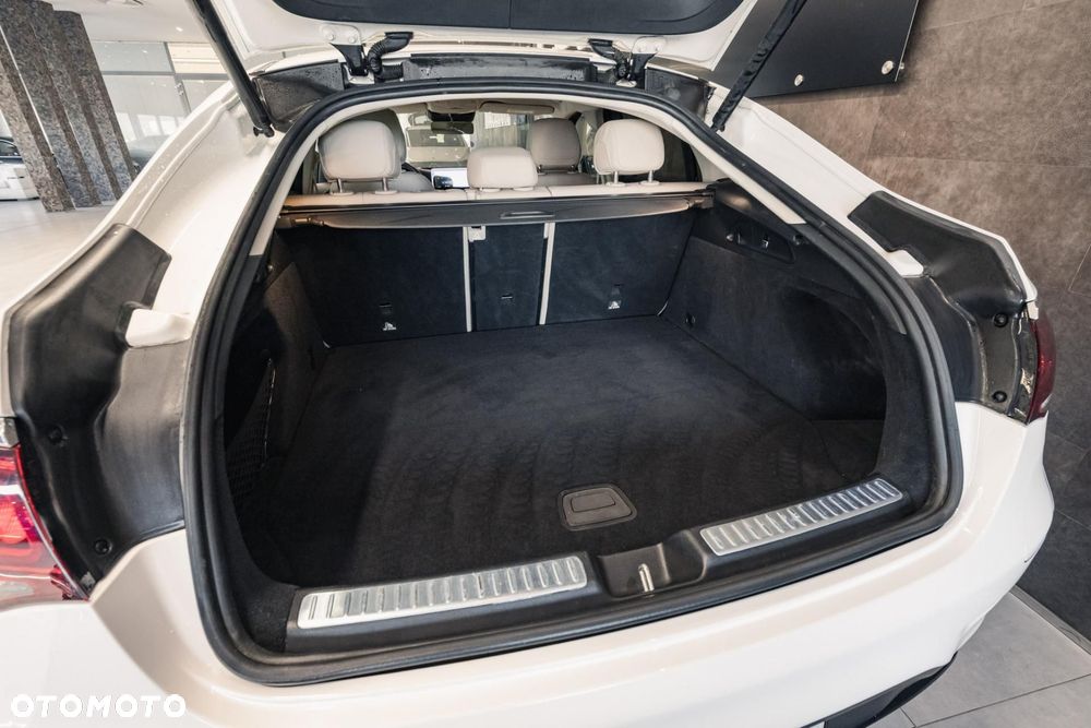 Mercedes-Benz GLC 300 e 4-Matic - 37