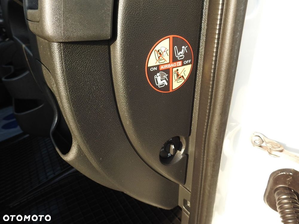 Renault MASTER FURGON BRYGADÓWKA  7 MIEJSC TEMPOMAT KLIMATYZACJA  130KM - 37