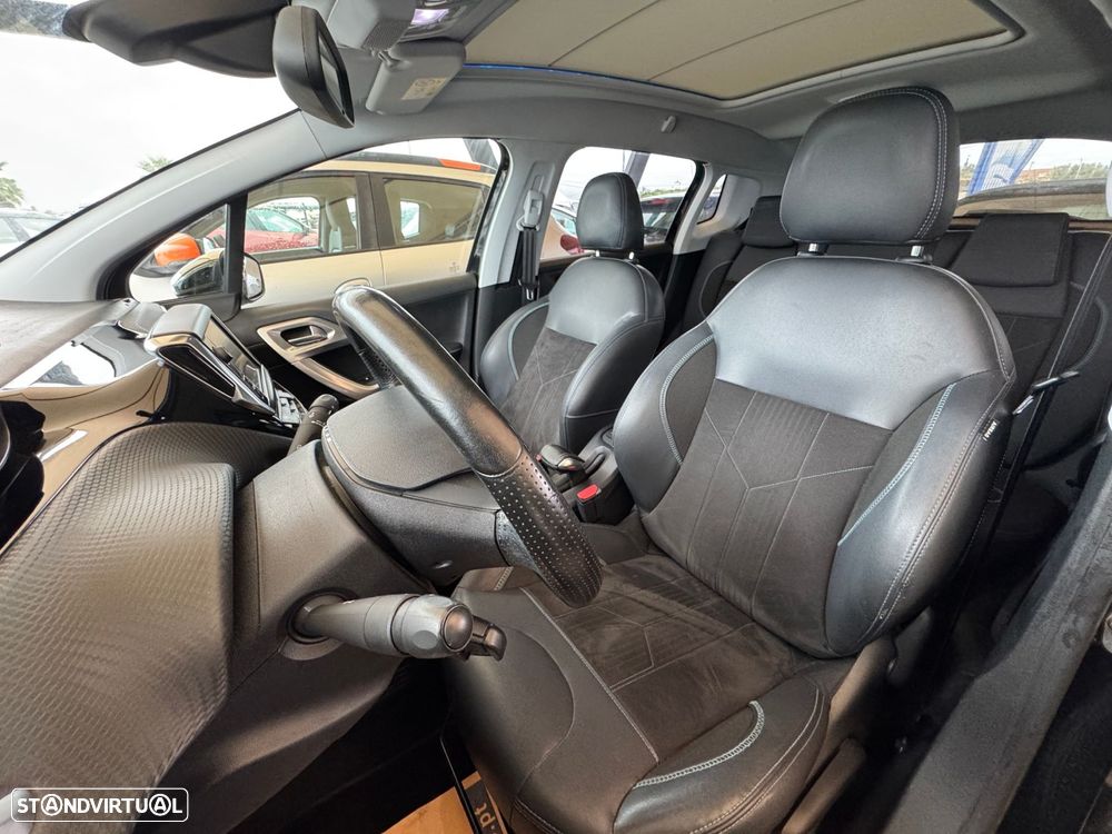 Peugeot 2008 1.2 PureTech Allure - 10