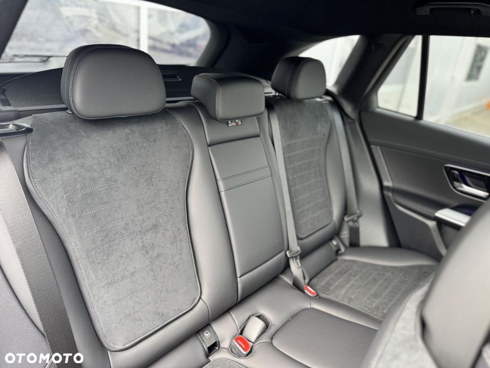 Mercedes-Benz GLC 300 e 4-Matic AMG Line - 11
