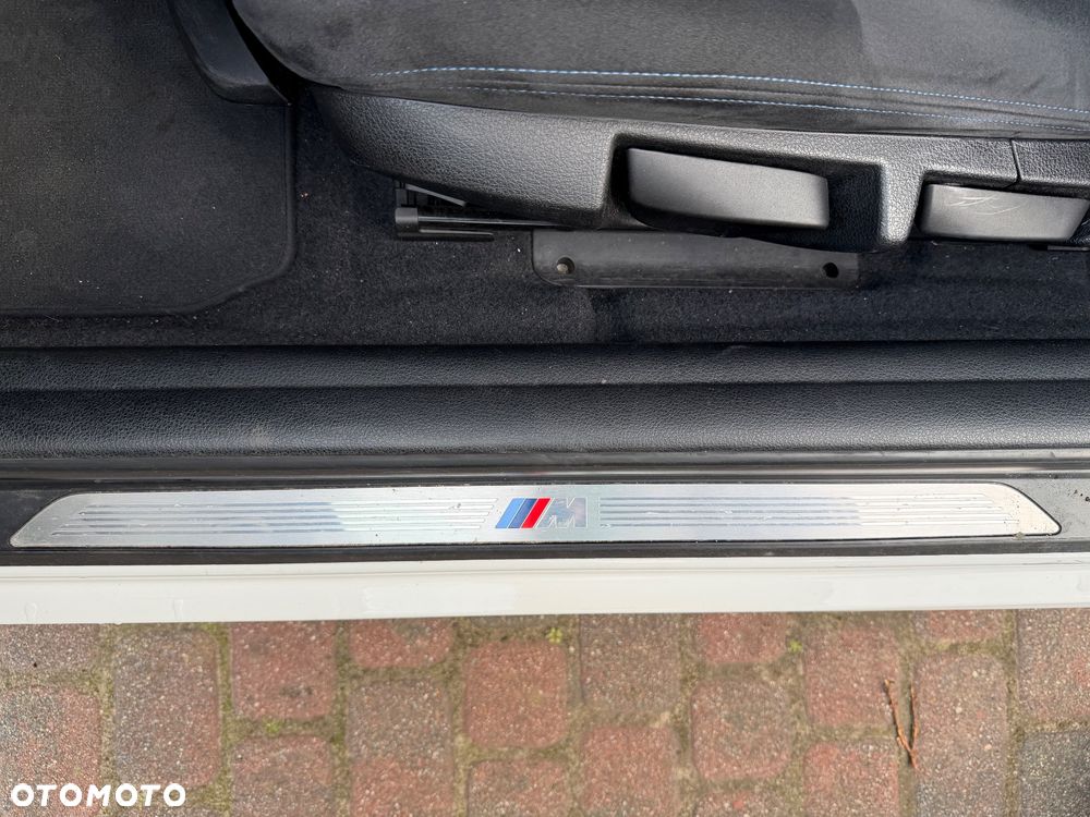 BMW Seria 2 220i M Sport - 24