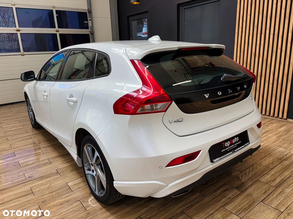 Volvo V40 D4 Geartronic Momentum - 10