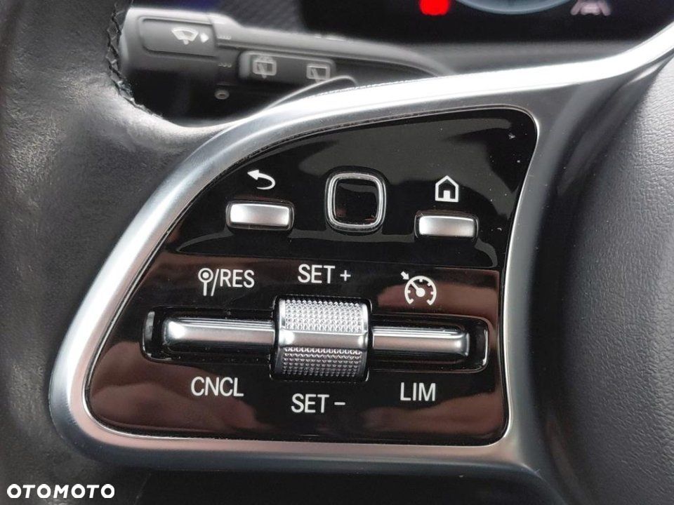 Mercedes-Benz CLA - 24
