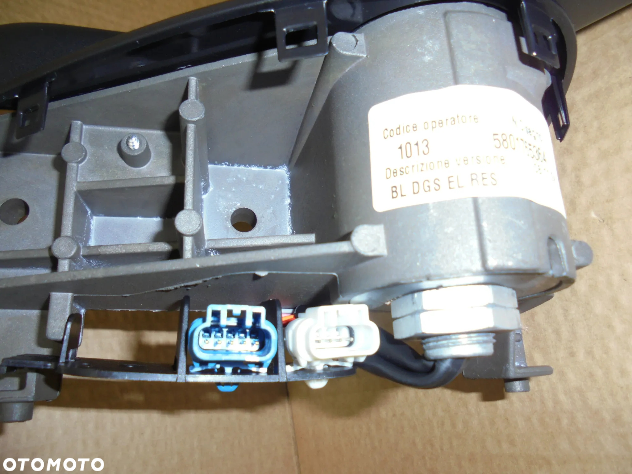 LUSTERKO PRAWE DŁUGIE IVECO STRALIS  / EUROCARGO 5801765364 10PIN 2006- - 2
