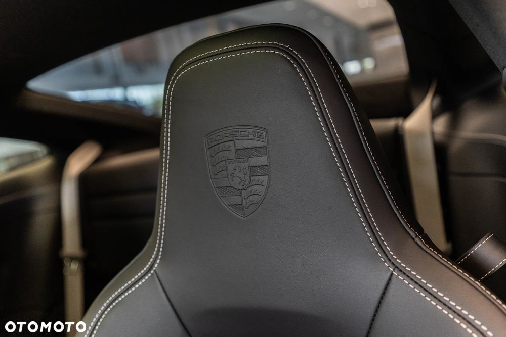 Porsche 911 Carrera 4S - 19
