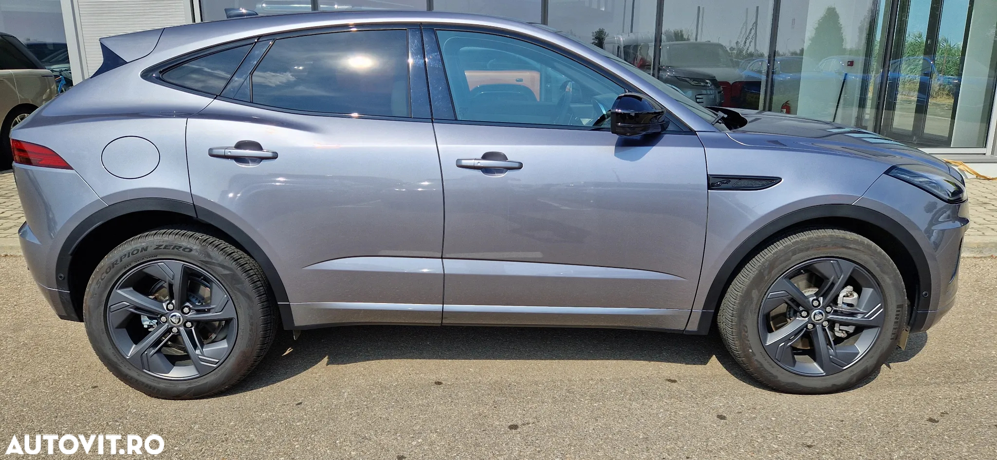 Jaguar E-Pace D165 AWD R-Dynamic SE - 3