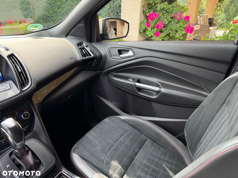 Ford Kuga 2.0 TDCi AWD ST-Line - 34