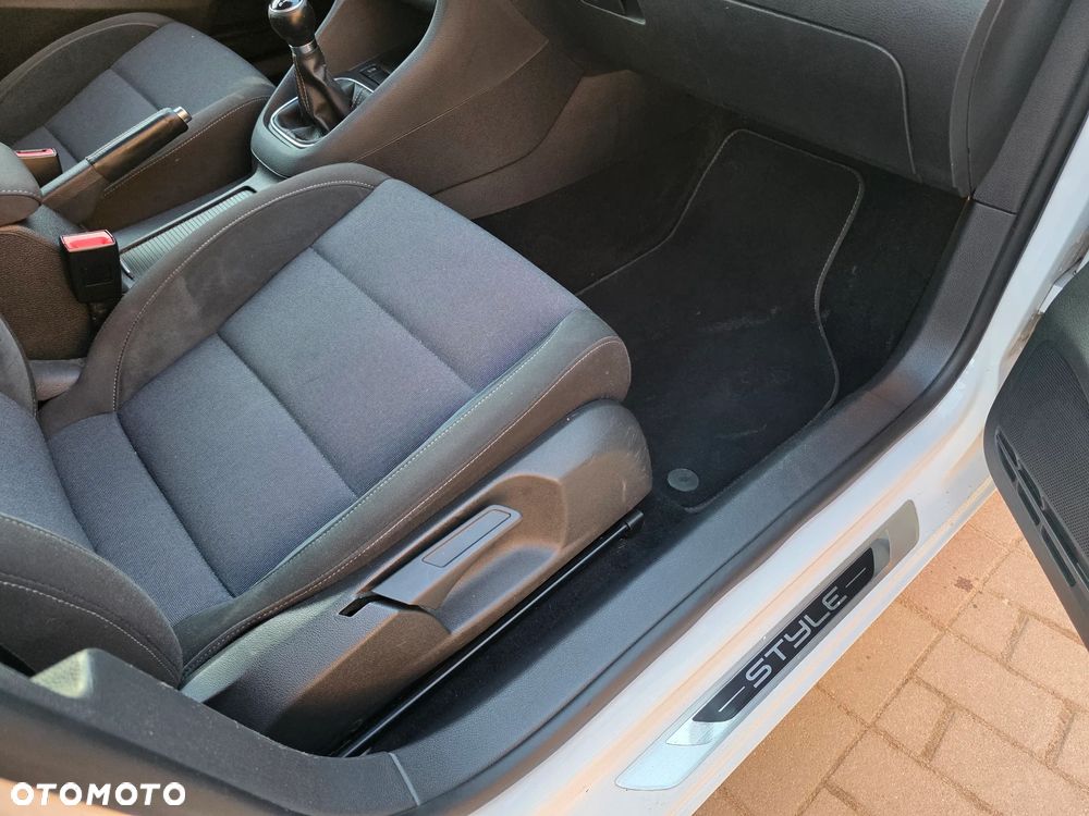 Volkswagen Golf 1.2 TSI BlueMotion Technology Style - 31