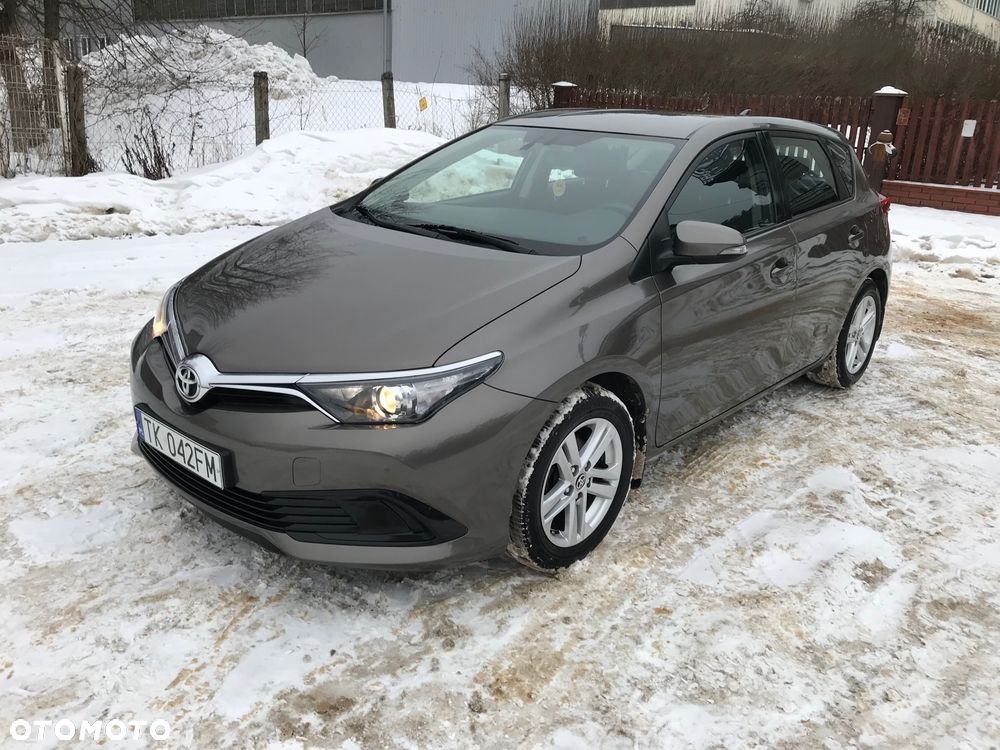 Toyota Auris - 1