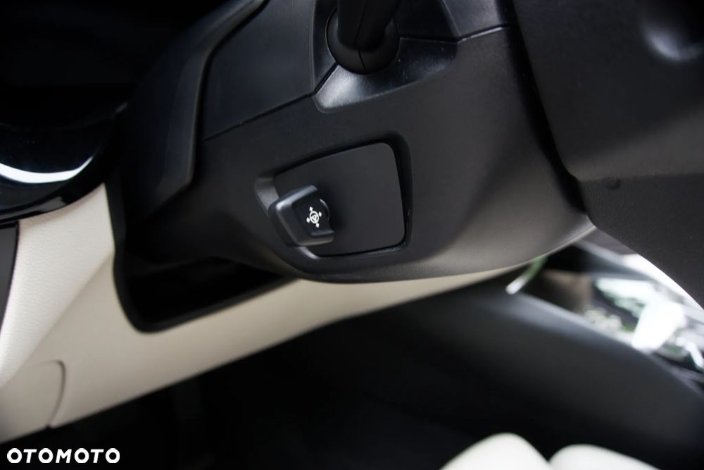 BMW Seria 5 520d xDrive MHEV - 31