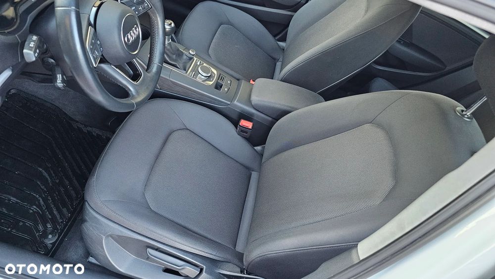 Audi A3 Sportback 30 TDI design - 33