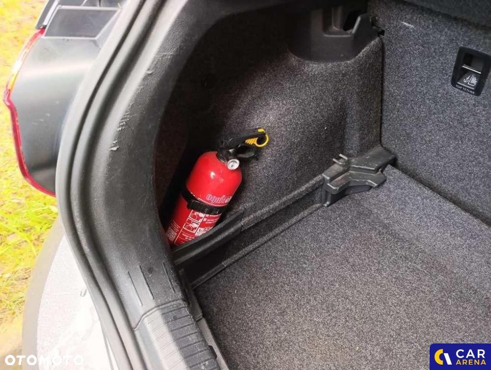 Volkswagen Polo - 16