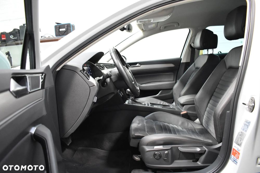 Volkswagen Passat Variant 2.0 TDI DSG (BlueMotion Technology) Highline - 25