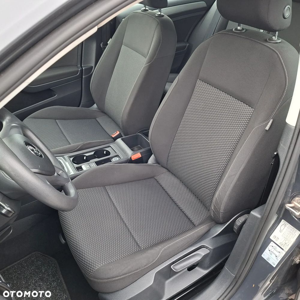 Volkswagen Golf 1.0 TSI (BlueMotion Technology) DSG Trendline - 8