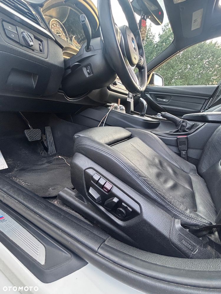 BMW Seria 3 335i xDrive Sport Line - 17