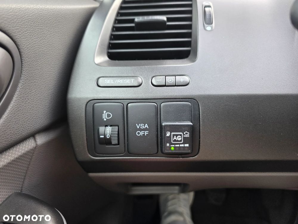 Honda Civic 1.8 Comfort - 11