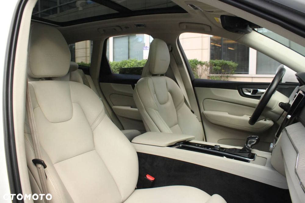 Volvo XC 60 - 28