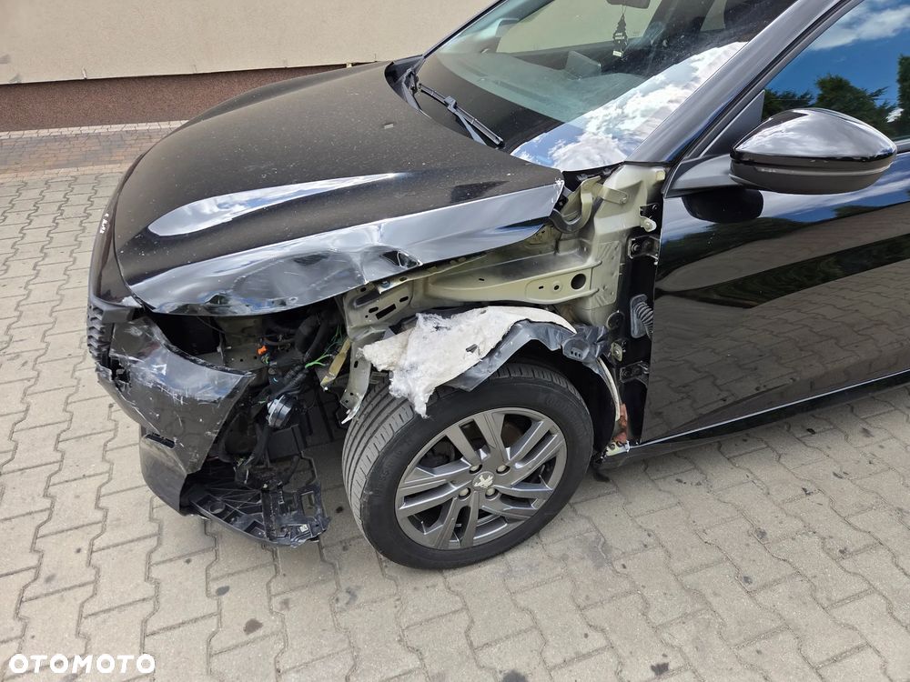 Peugeot 208 1.2 T Allure S&S - 5