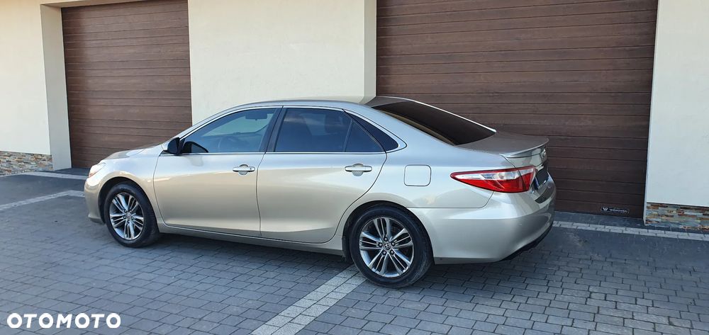 Toyota Camry - 3