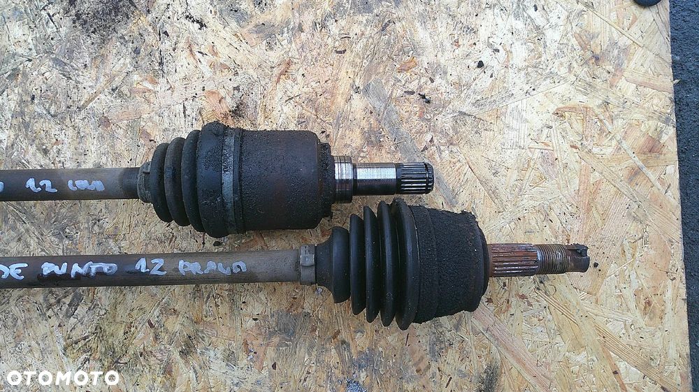 FIAT GRANDE PUNTO 1.4 8V PÓŁOŚ LEWA LUB PRAWA - 2