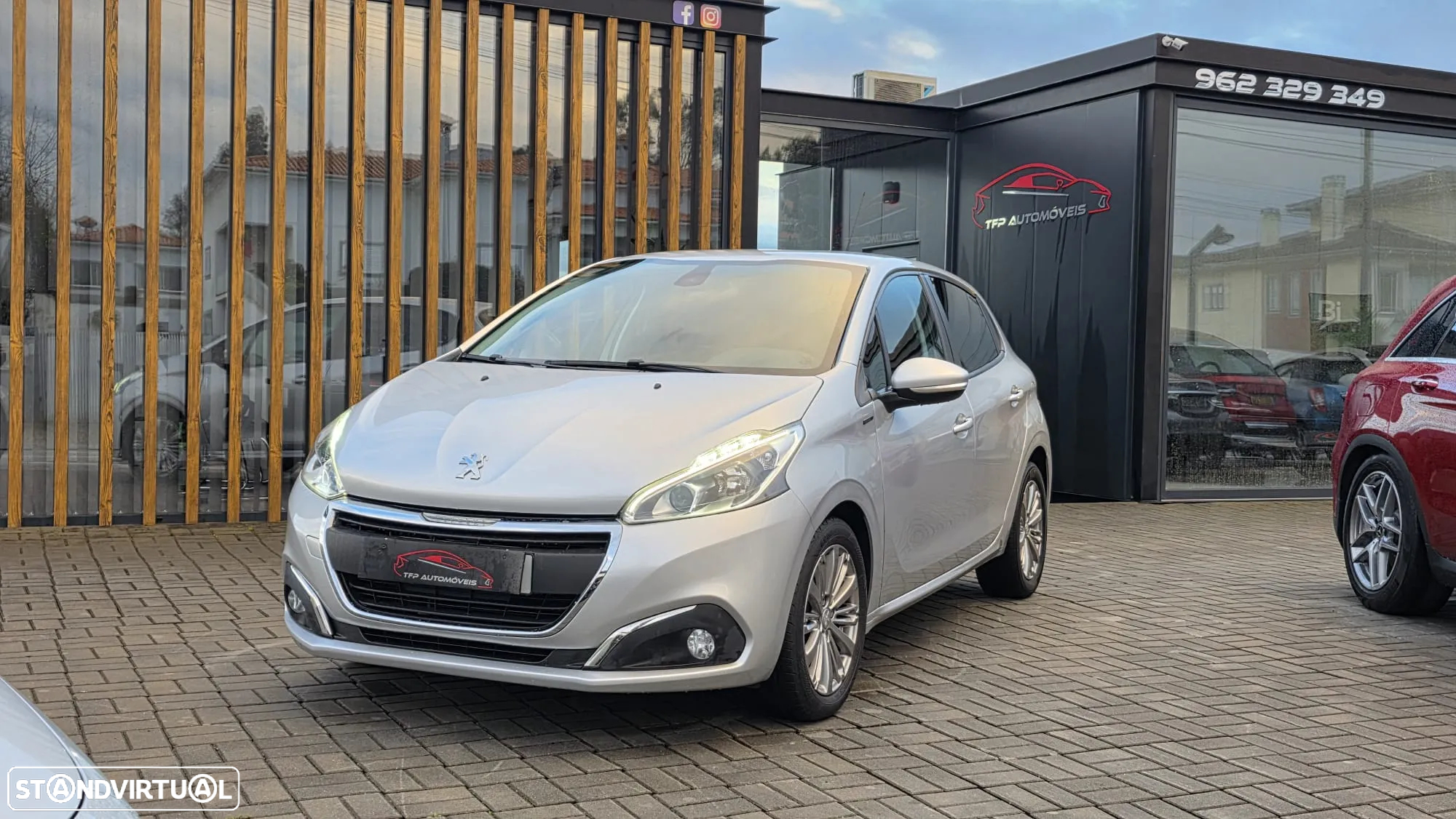 Peugeot 208 1.5 BlueHDi Signature - 4