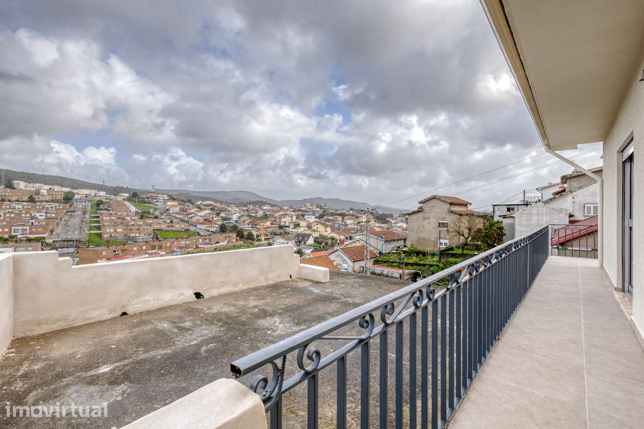 Moradia T3 restaurada com vistas sobre a Serra de Valongo - Grande imagem: 3/25
