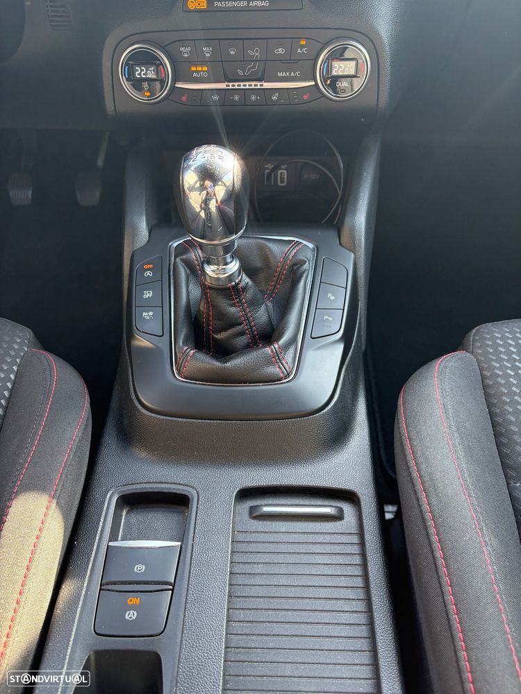 Ford Focus SW 1.0 EcoBoost Hybrid ST-LINE DESIGN - 10