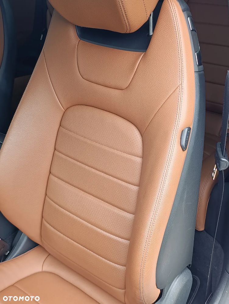 Mercedes-Benz Klasa C 300 9G-TRONIC AMG Line - 18
