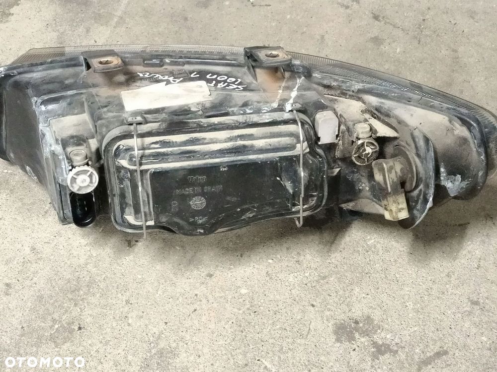 LAMPA PRZEDNIA PRAWA VALEO SEAT LEON 1 - 3