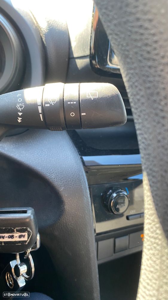 Toyota Yaris Cross 1.5 HDF Comfort - 30