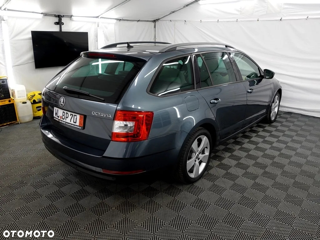 Skoda Octavia 2.0 TDI Elegance DSG - 5