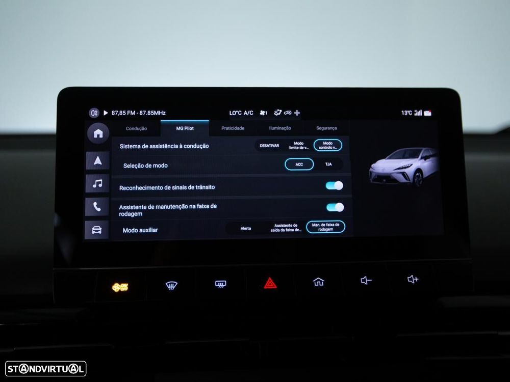 MG MG4 64 kWh Luxury - 27