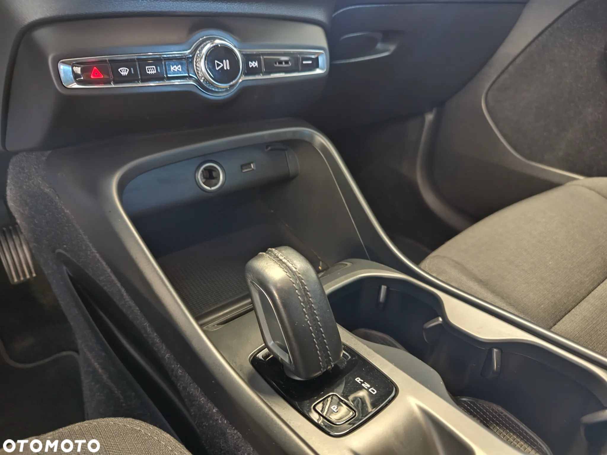 Volvo XC 40 - 32