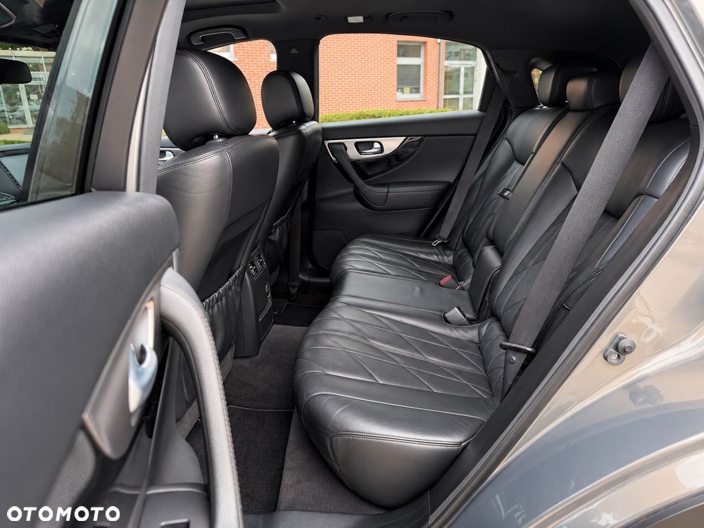 Infiniti FX FX30d S Premium - 9