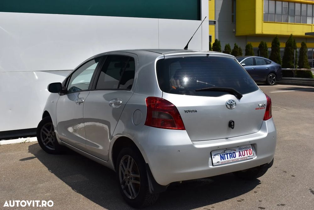 Toyota Yaris 1.3 Sol - 5