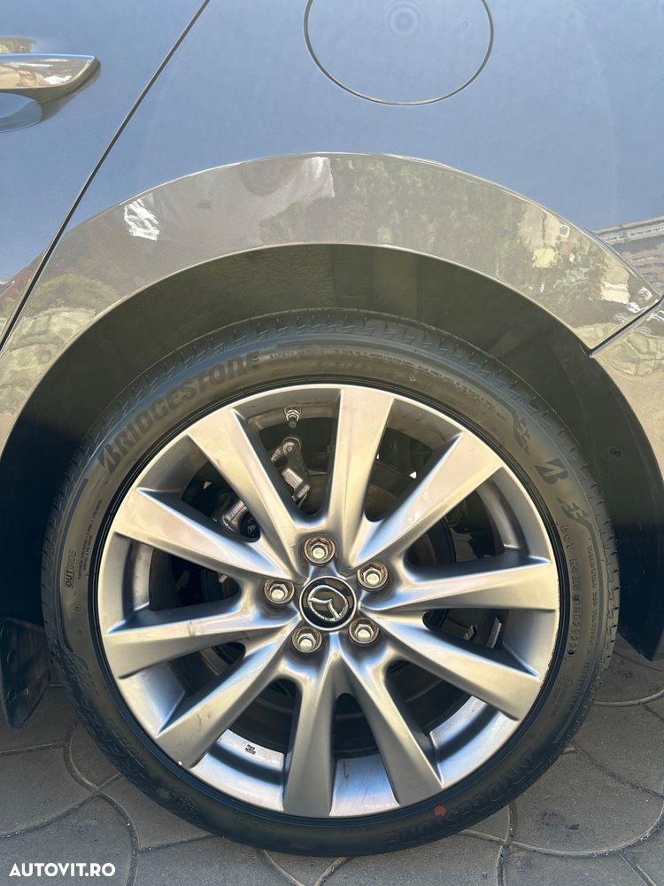 Mazda 3 e-Skyactiv G150 AT MHEV Exclusive-Line - 16