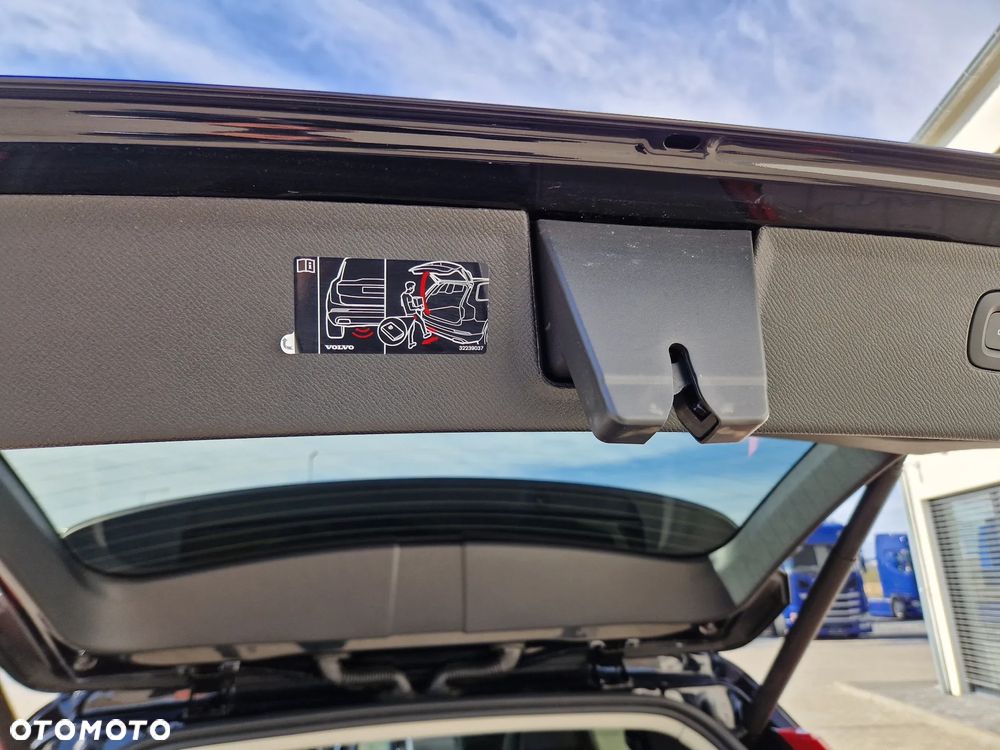 Volvo XC 90 B5 D AWD Plus Bright - 21