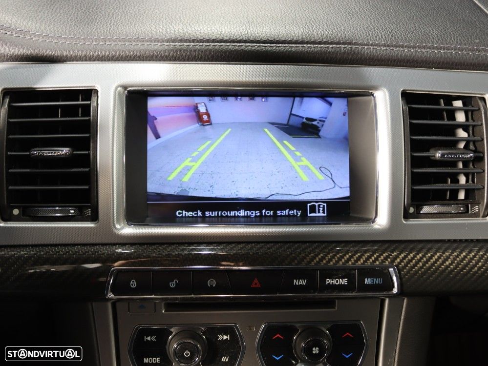 Jaguar XF 2.2 D Premium Luxury - 23